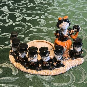 Yankee Candle Boney Family “Bone White & the seven skeletons” Candle Holder